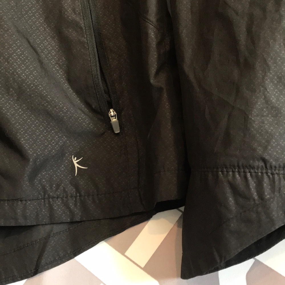 Wind Breaker - Picture 2 of 3